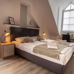 Check In 2*, Berlin Allemagne